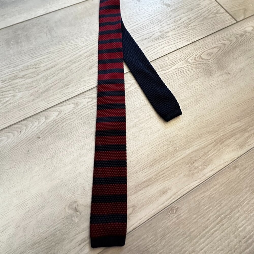 Elegance men’s knit skinny tie